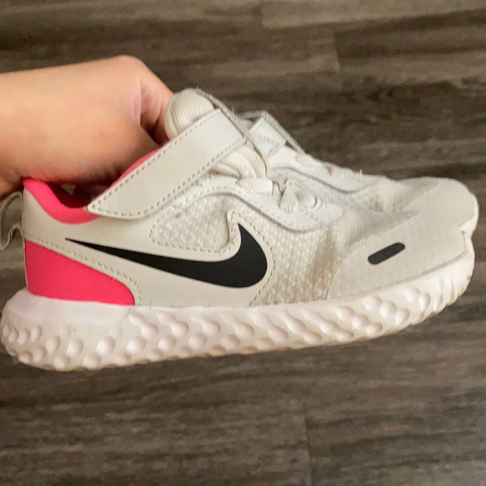 9c toddler nikes.